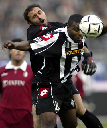 进球大战巴萨胜！西超杯3-2皇马夺赛季首冠，姆巴佩“很生气”