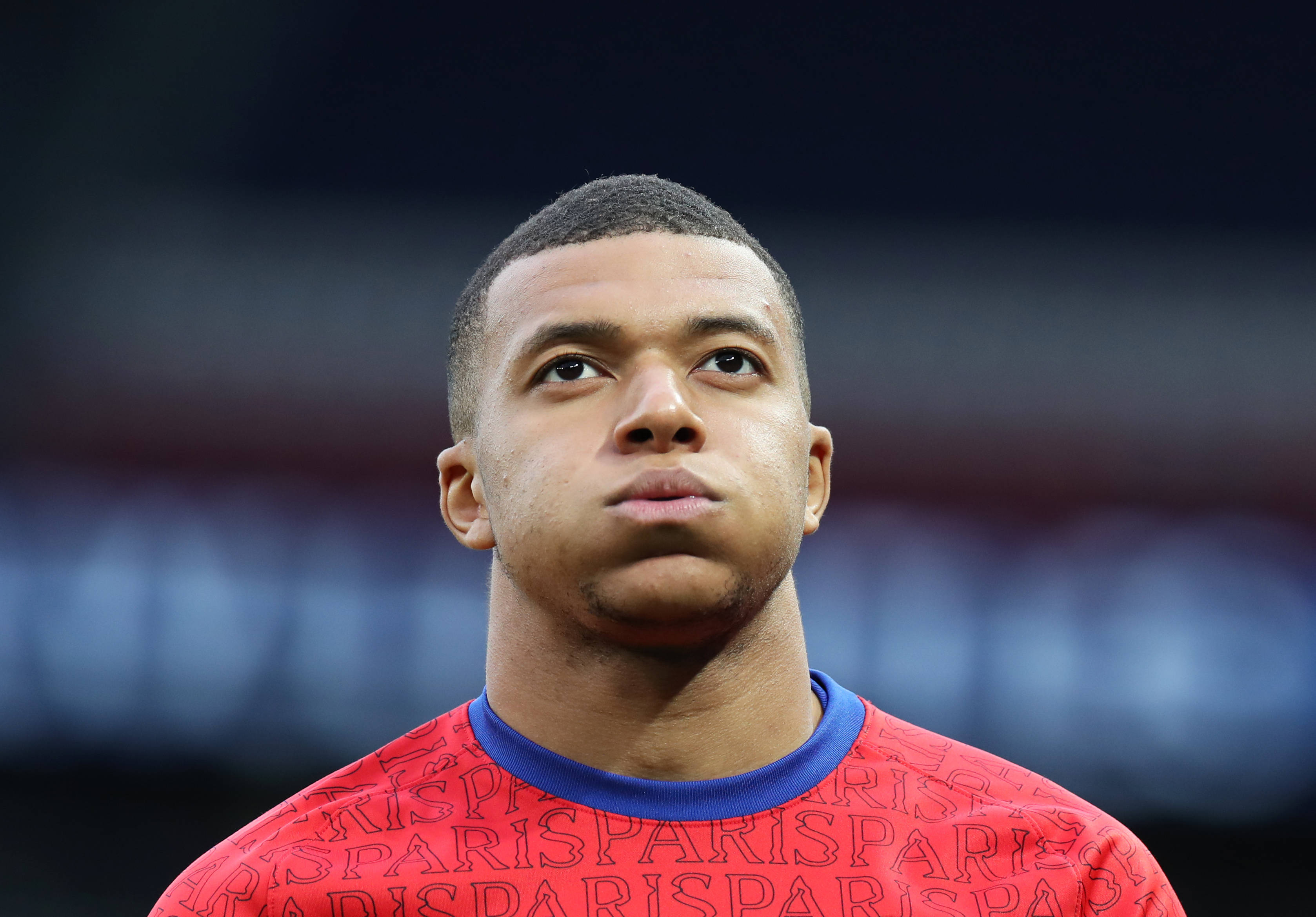 旭旭宝宝连麦老同事，直播间共赏八美齐跳扫腿舞，网友：过年了！