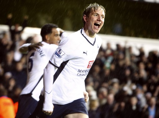 舒尔茨双响 尼斯主场击败里昂