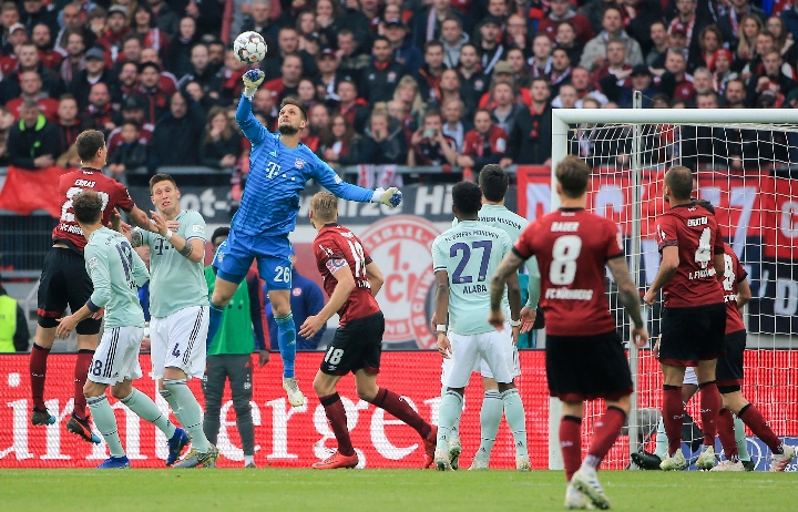 《最终幻想15》删减内容曝光：诺克提斯情绪崩溃 殴打帝国士兵！