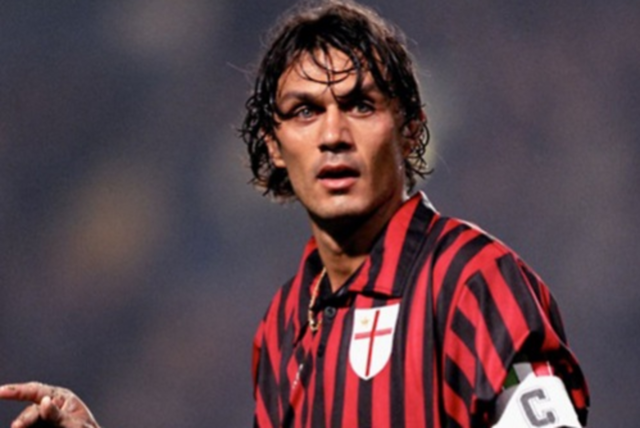 观众只为IG欢呼，BLG鸦雀无声！BLG赢下IG现场成为图书馆